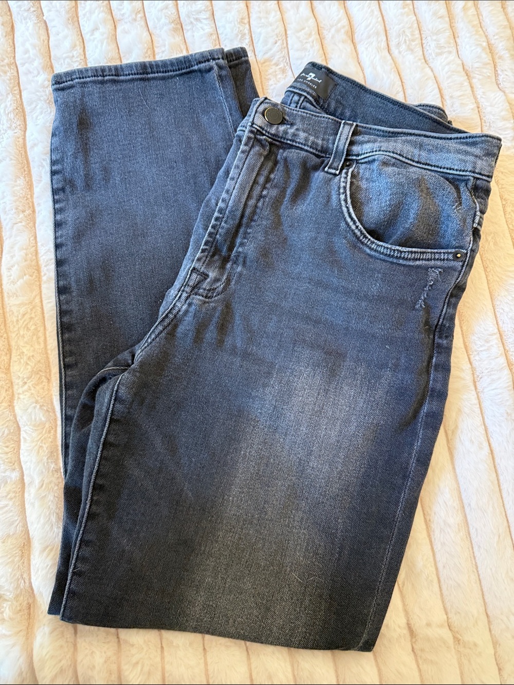 Relaxed 7 for all Mankind Peggi Jeans - slightly distressed size 31